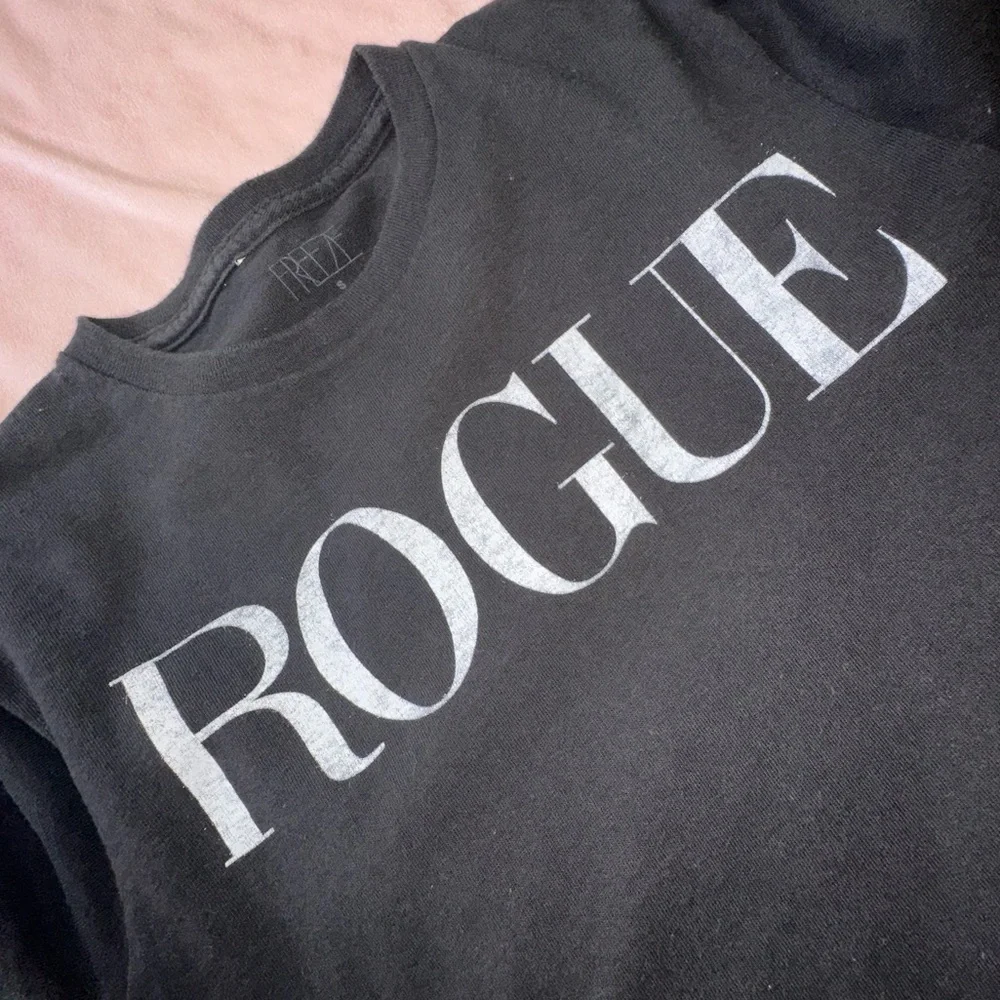 Black Cropped Long-Sleeve Top with “ROGUE” Graphic · Size S - Picture 4 of 6